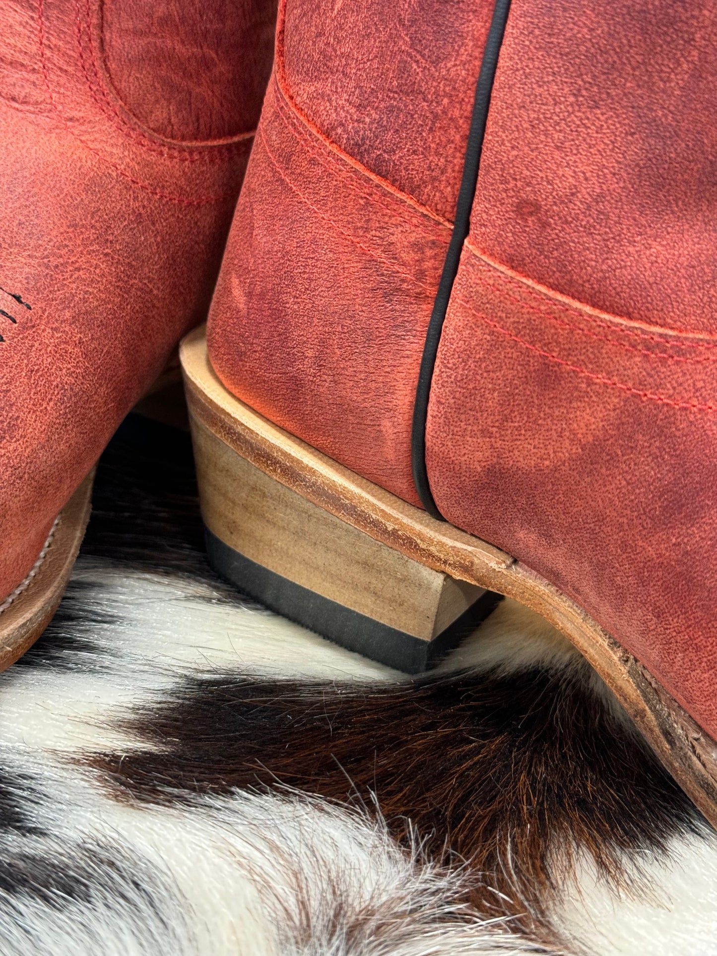 DISTRESSED RED LADIES BOOT