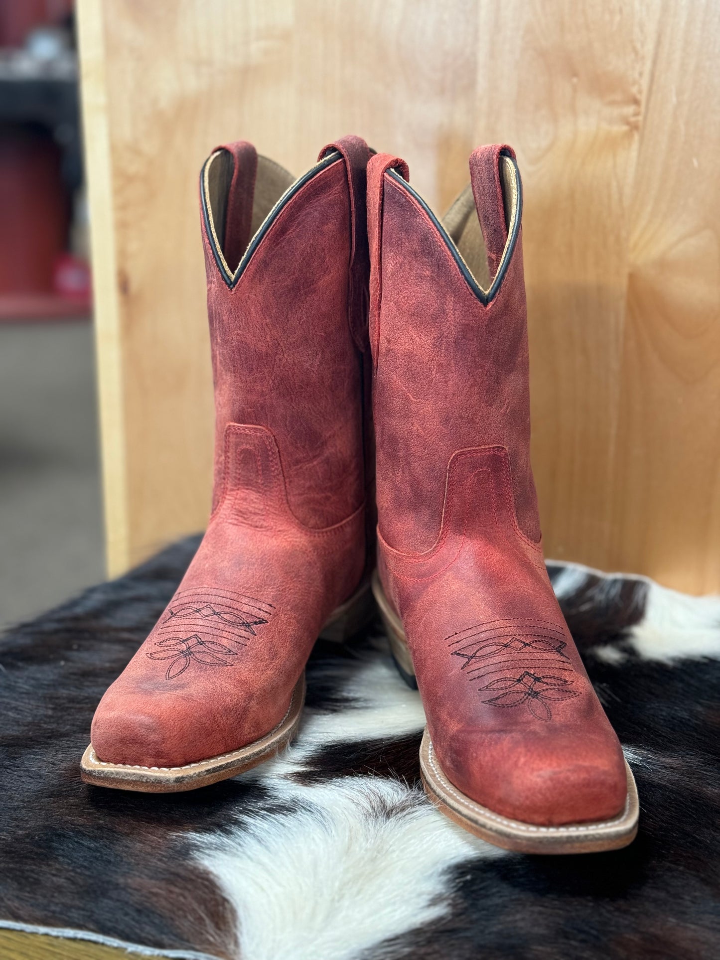 DISTRESSED RED LADIES BOOT