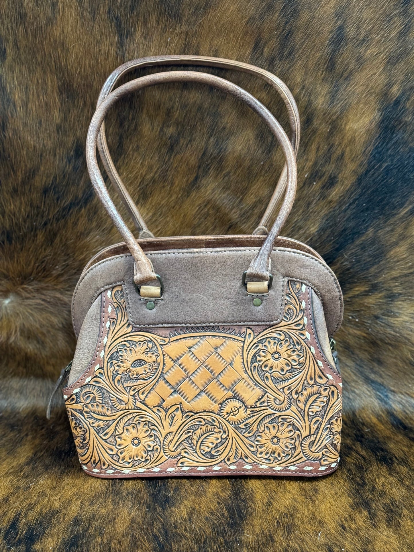 STAND UP TOOLED BAG