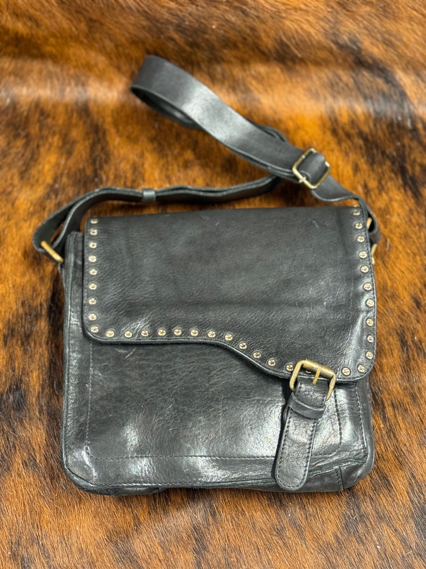 BLACK CROSSBODY