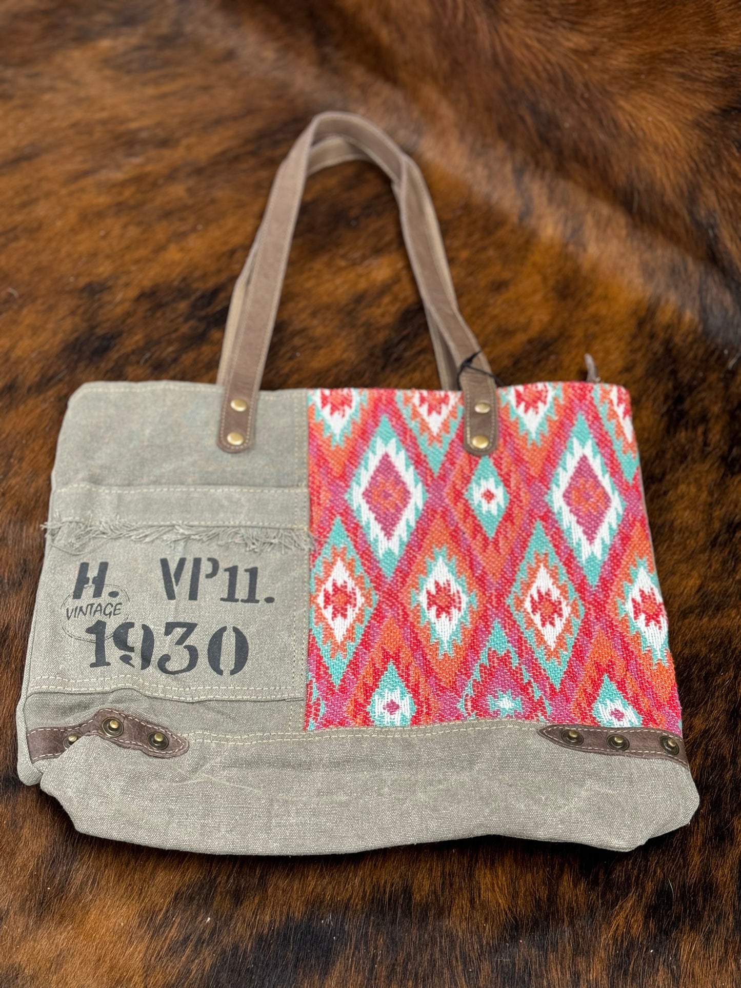 HIGH TRAILS TOTE