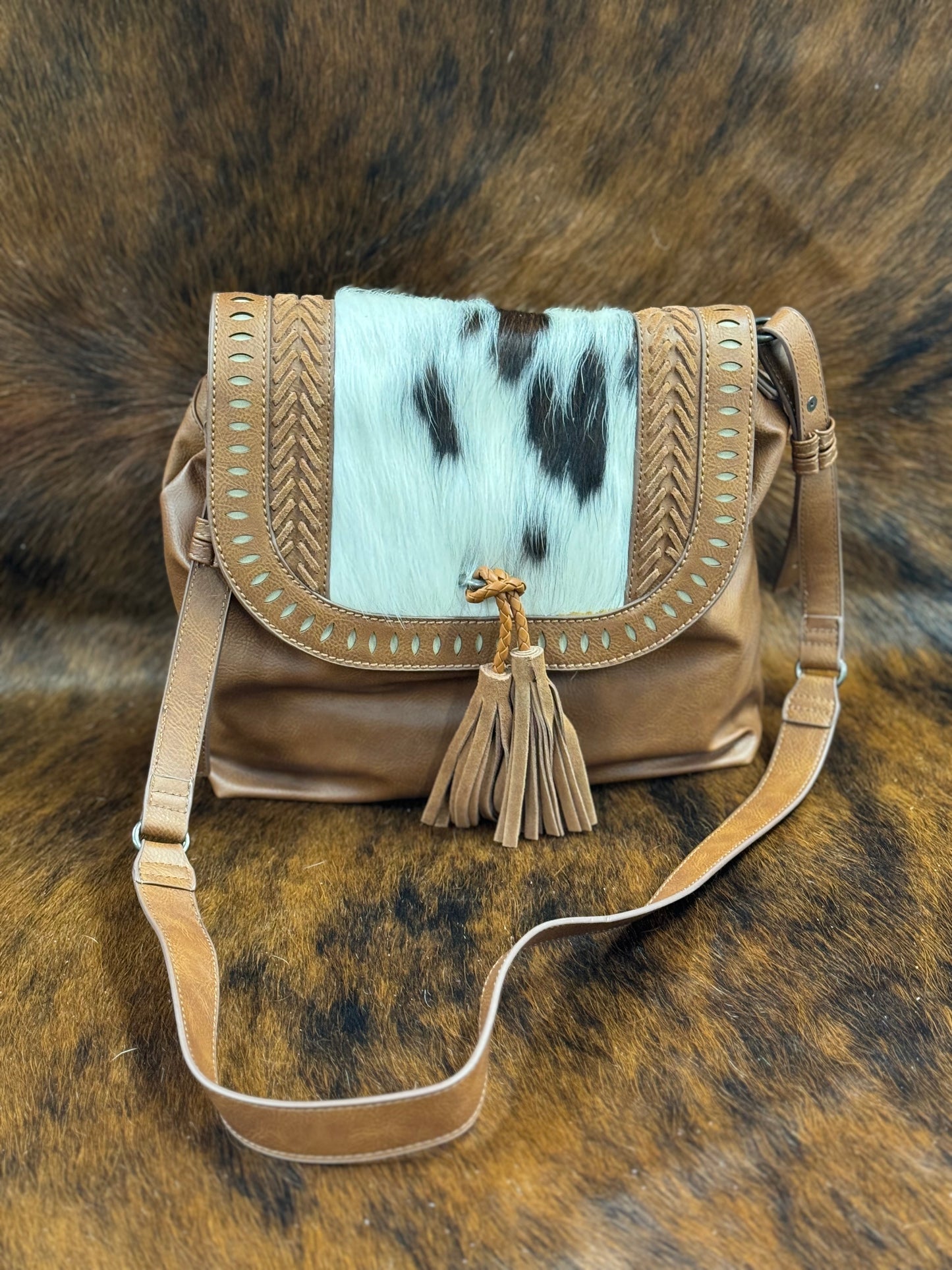 CHESTNUT CROSSBODY HAIR ON